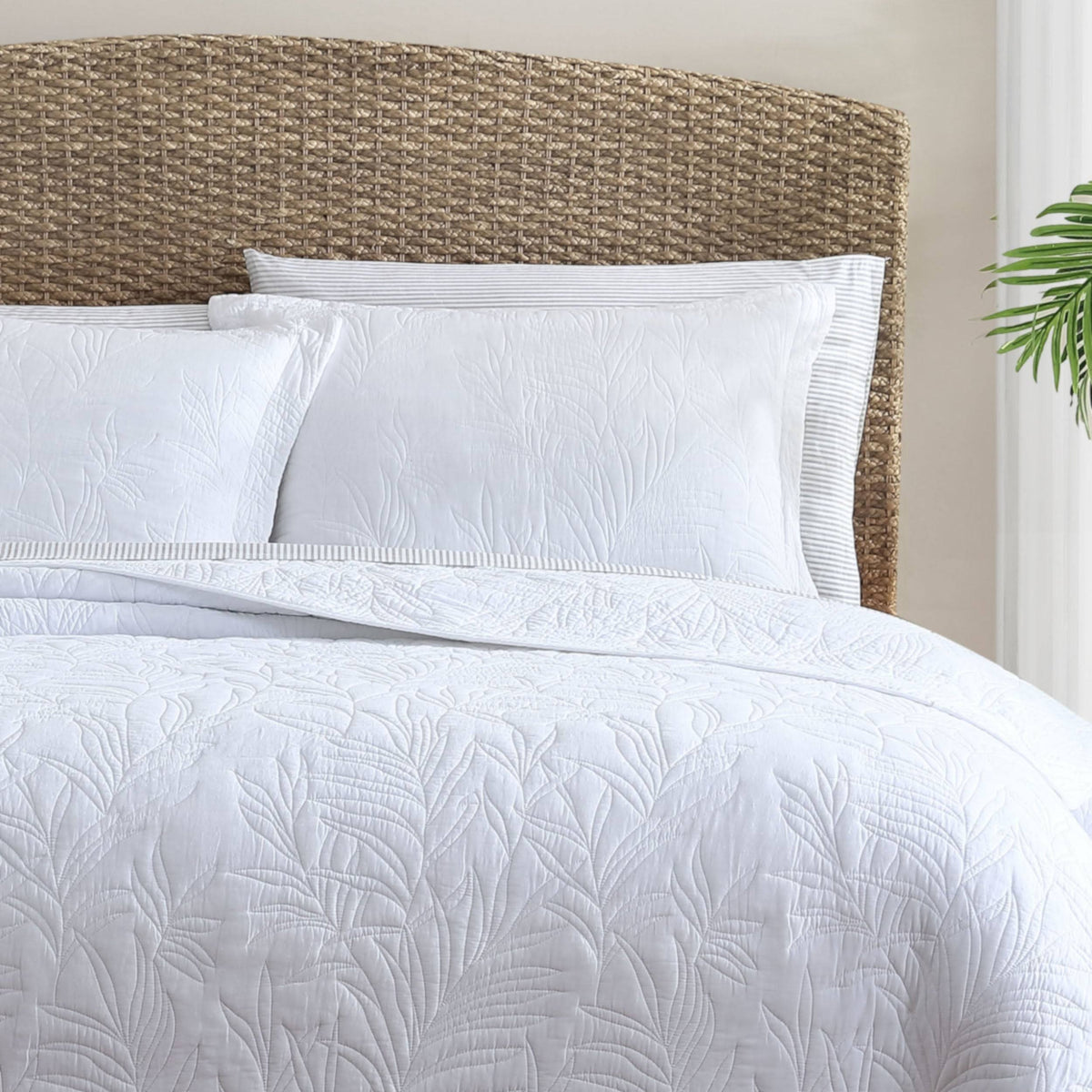 Ocean Blue Full-Queen Quilt D8626