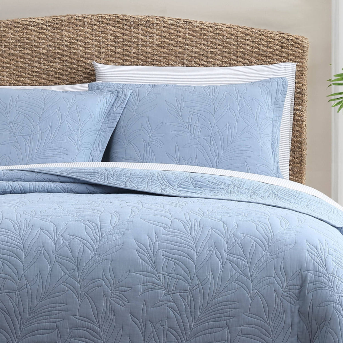 Ocean Blue Full-Queen Quilt D8626