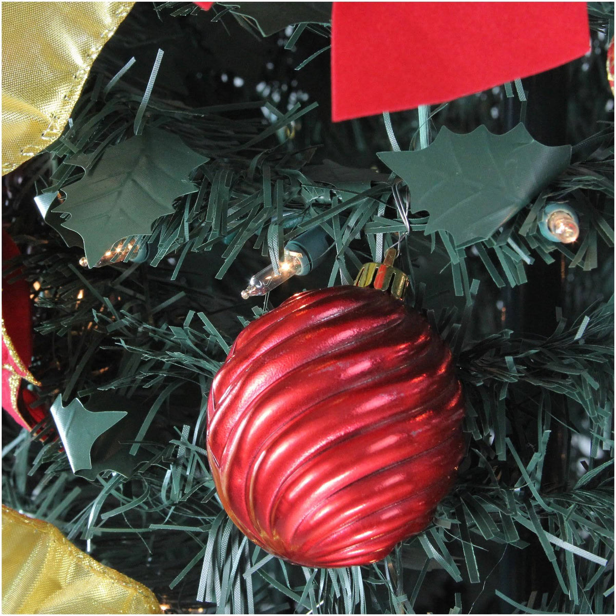 6' Pre-Lit Gold and Red Artificial Christmas Tree Z30925