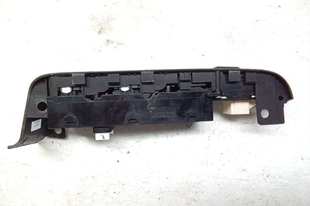 16 Kia Soul Drivers Master Door Lock and Window Switch C265971