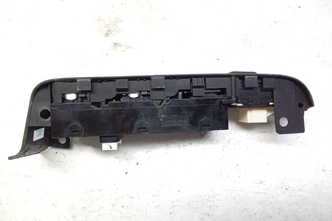 16 Kia Soul Drivers Master Door Lock and Window Switch C265971