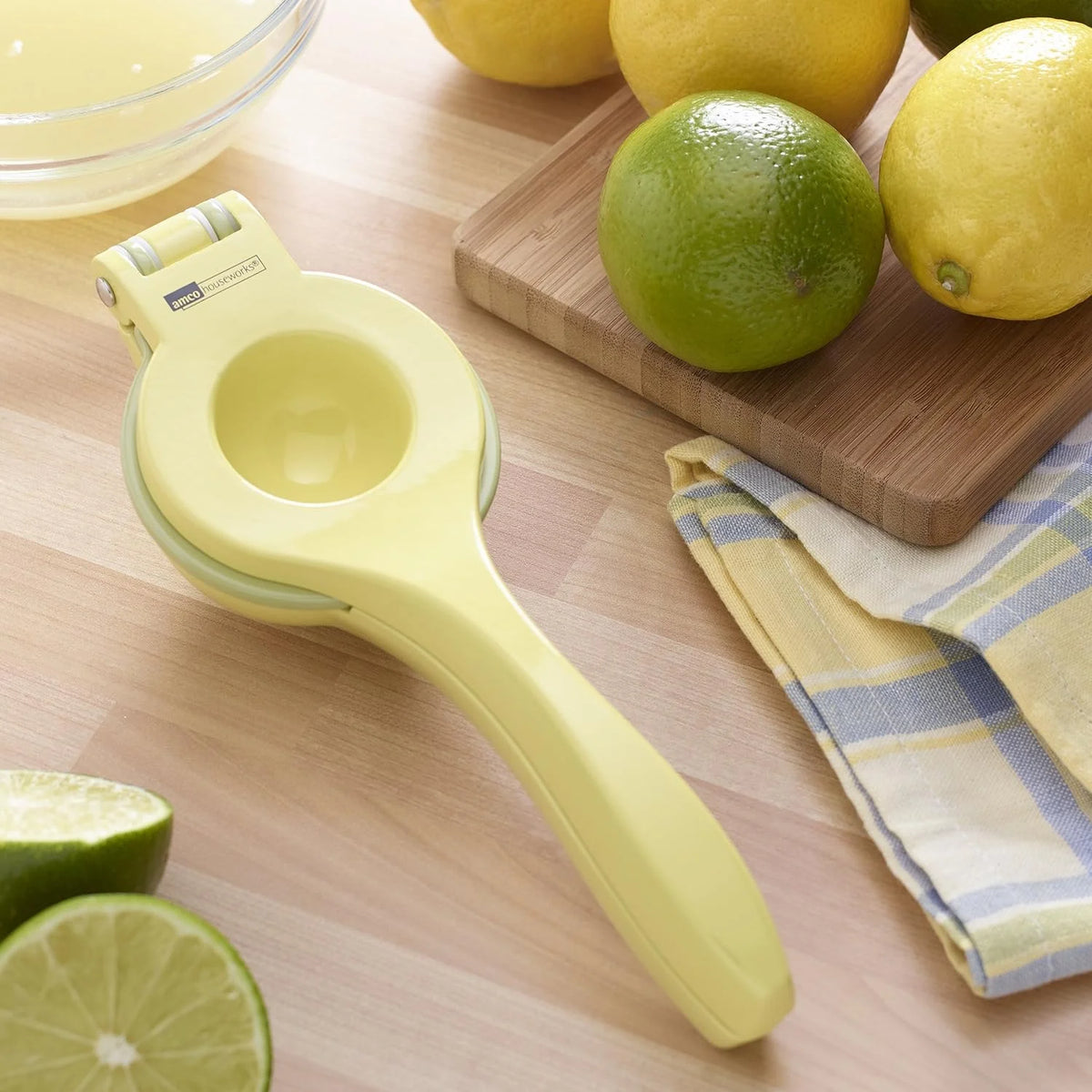 Two-In-One Citrus Squeezer U860912
