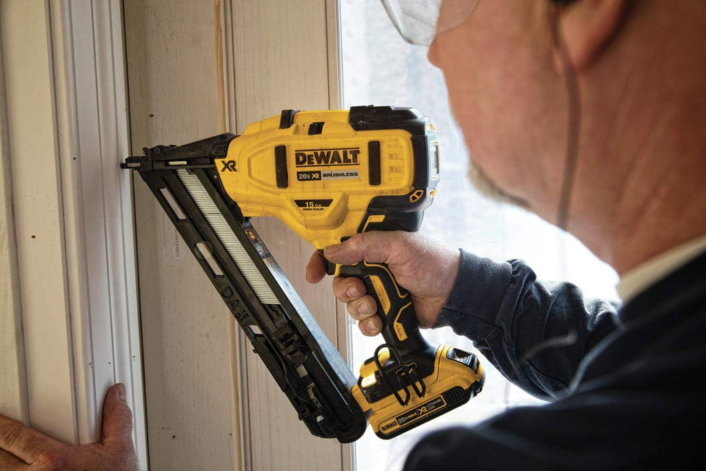 20V MAX Cordless Angled Finish Nailer Kit N865501