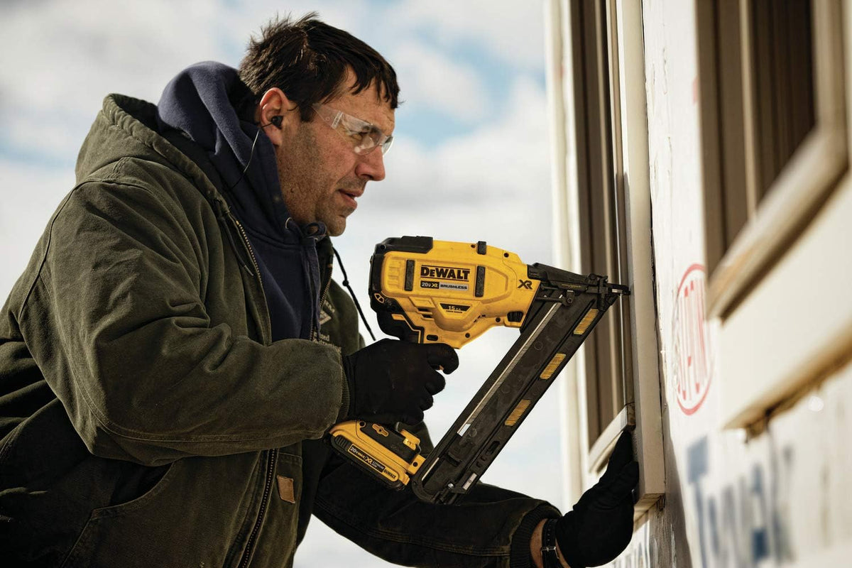 20V MAX Cordless Angled Finish Nailer Kit N865501