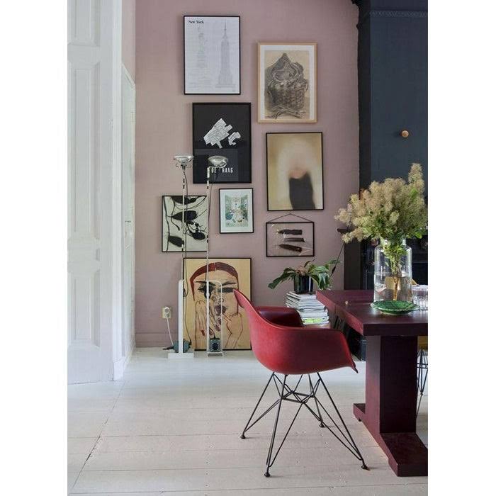 Clear Plastic Armchair with Black Wire Legs T748