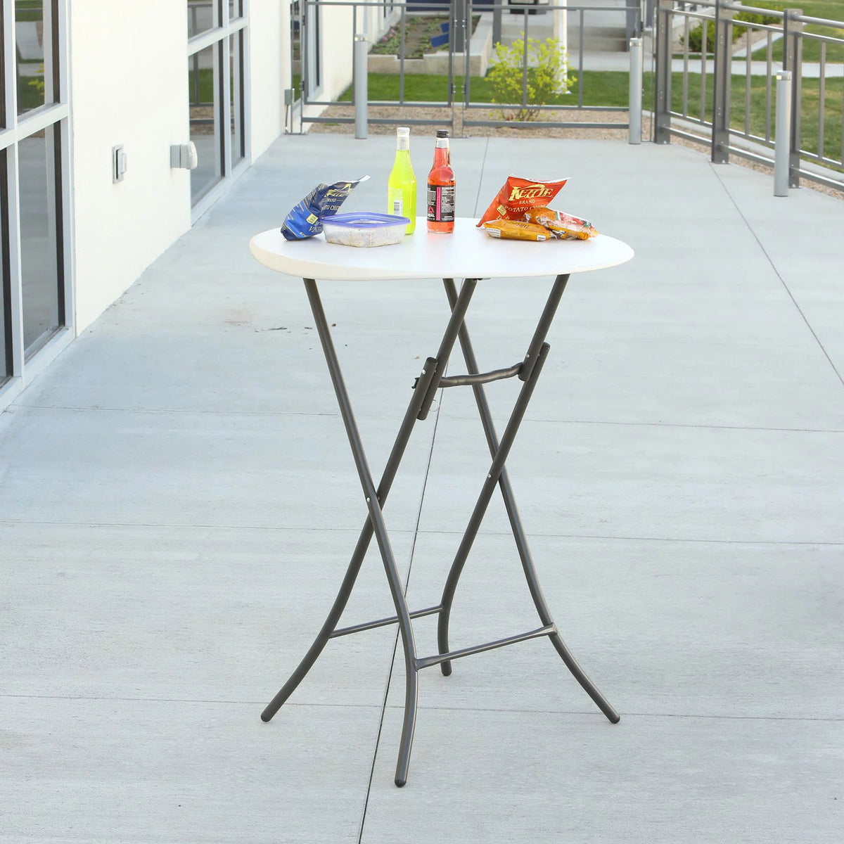 33 inch Round Bistro Table N790