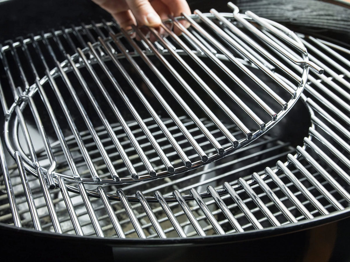 22 in. Charcoal Grill R319