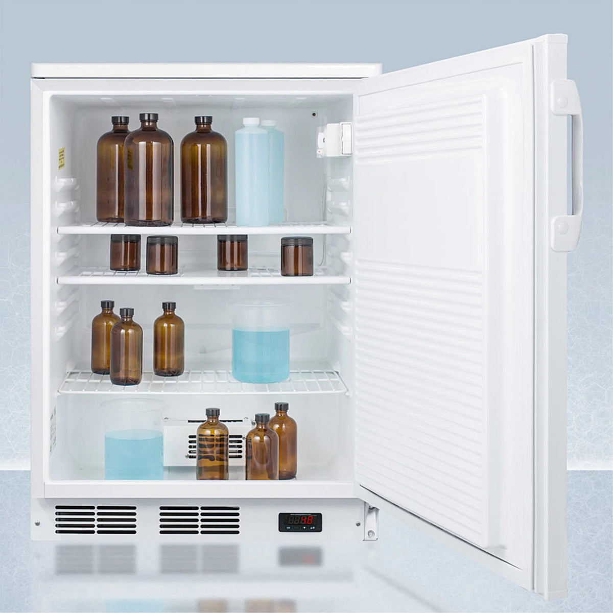24" Wide Auto Defrost Commercial All-Refrigerator with Lock Y3364