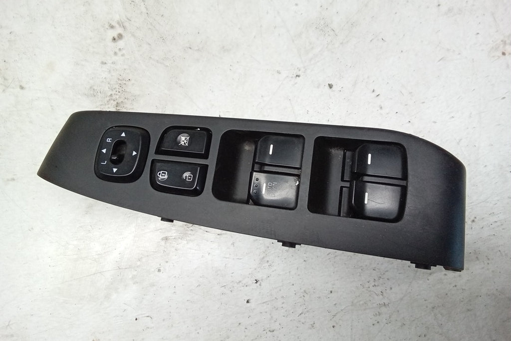 16 Kia Soul Drivers Master Door Lock and Window Switch C265971