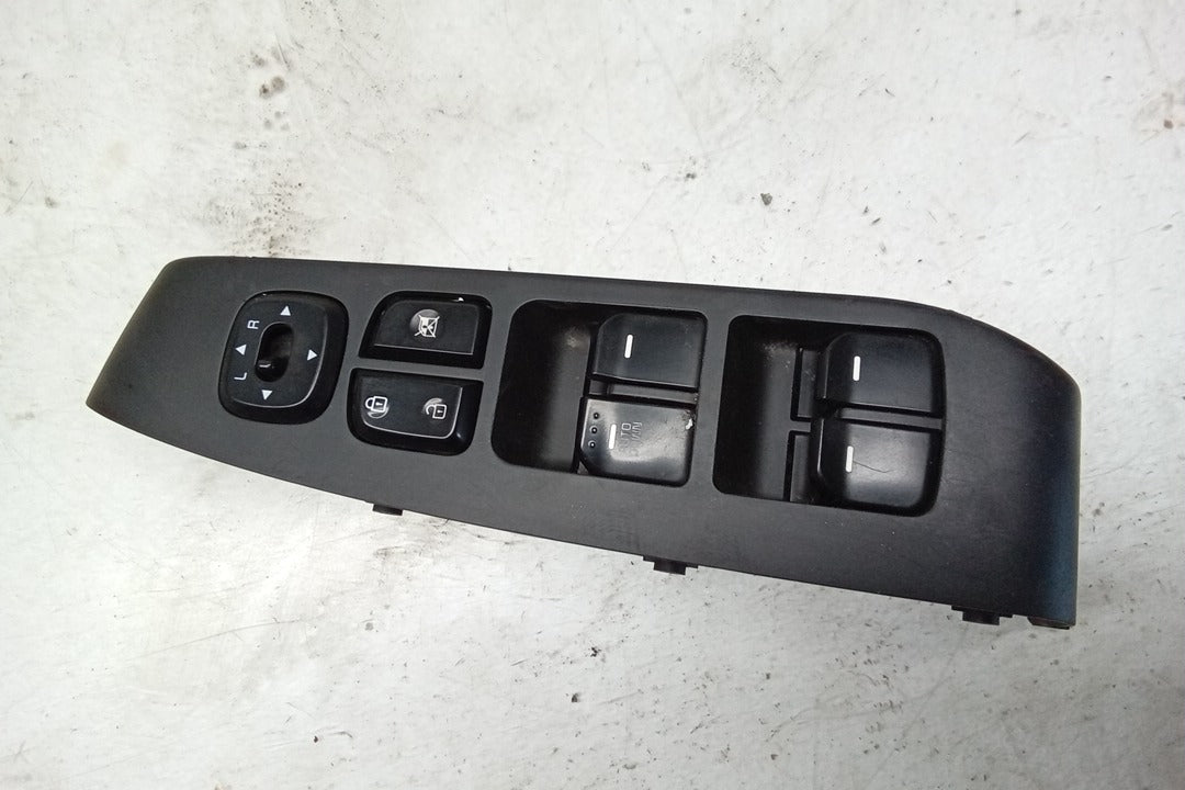 16 Kia Soul Drivers Master Door Lock and Window Switch C265971
